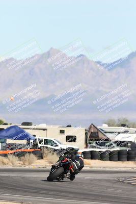 media/Nov-16-2025-Race Pace (Sun) [[8c5fa54630]]/Non Verified Riders (1st 20 Minutes)/4-Turn 16 (1116am)/